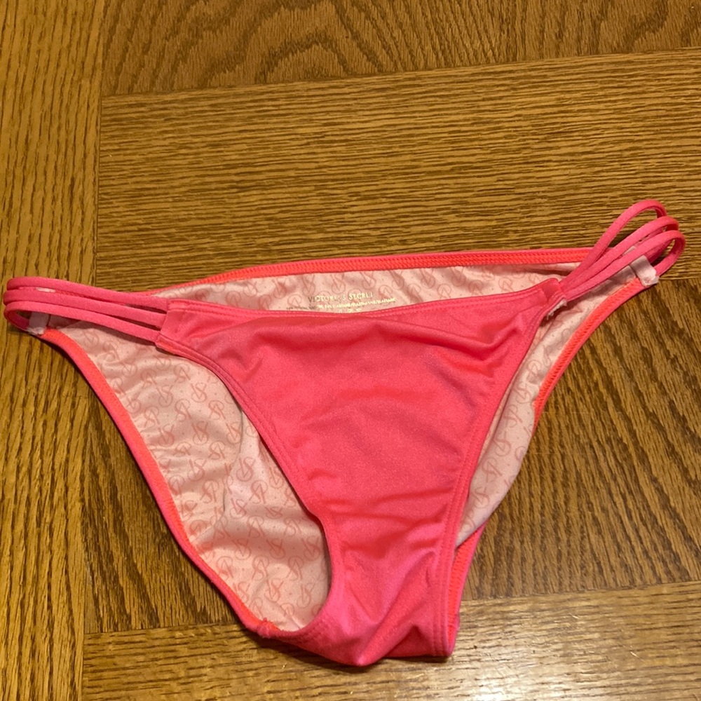 Victoria’s Secret coral bikini swim bottom size M